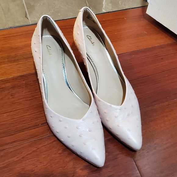 Clarks Swiss Dot Heels - Picture 8 of 8